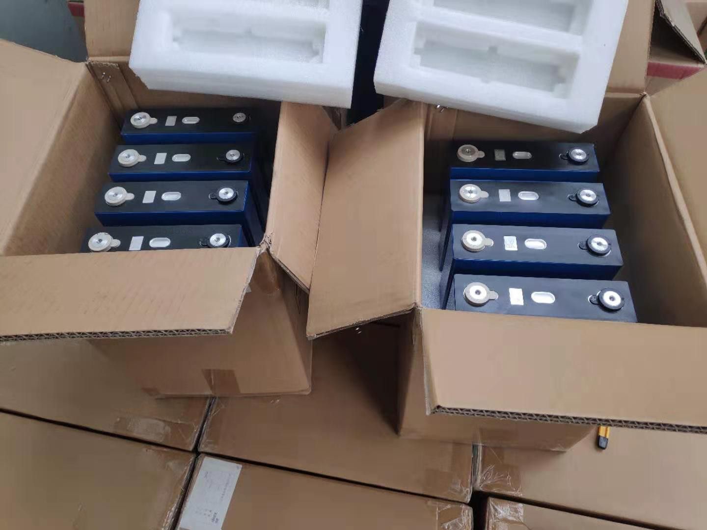 12v24v大容量房车磷酸铁锂电池电瓶100ah200ah太阳能动力床车全新