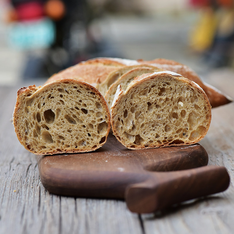 法棍法式长棍面包长条法棒无油加糖无蛋无奶传统西式糕点