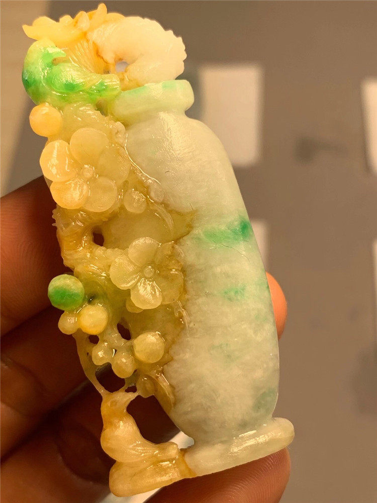 翡翠缅甸双彩一对喜上眉梢花瓶翠玉摆件货俏色巧雕颈饰