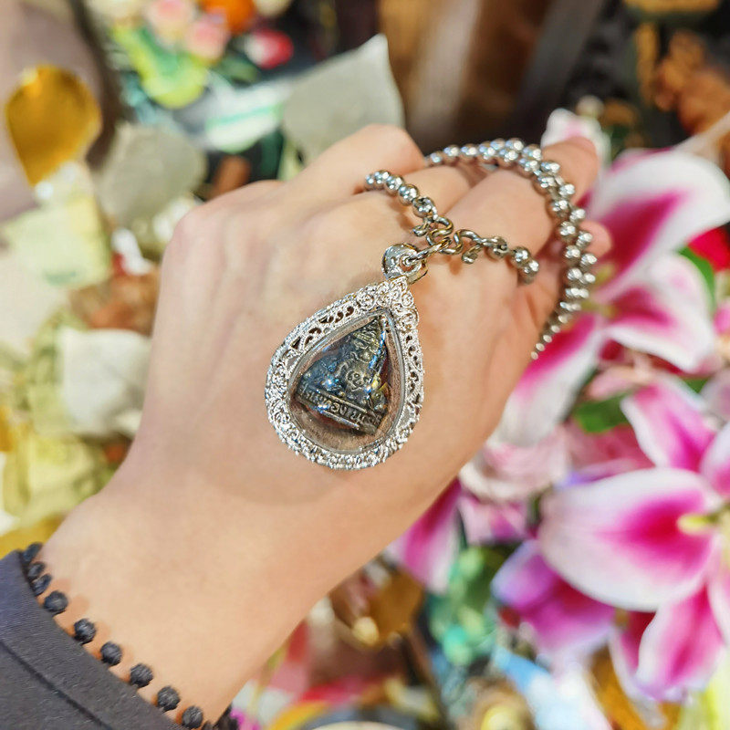 唐唐泰国店主自戴水滴型rahu拉胡吊坠泰国特色