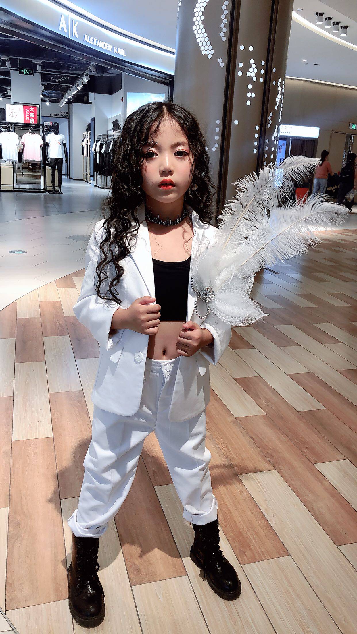 儿童尚走开场西装时尚礼服舞台白色模特女童儿童演出服