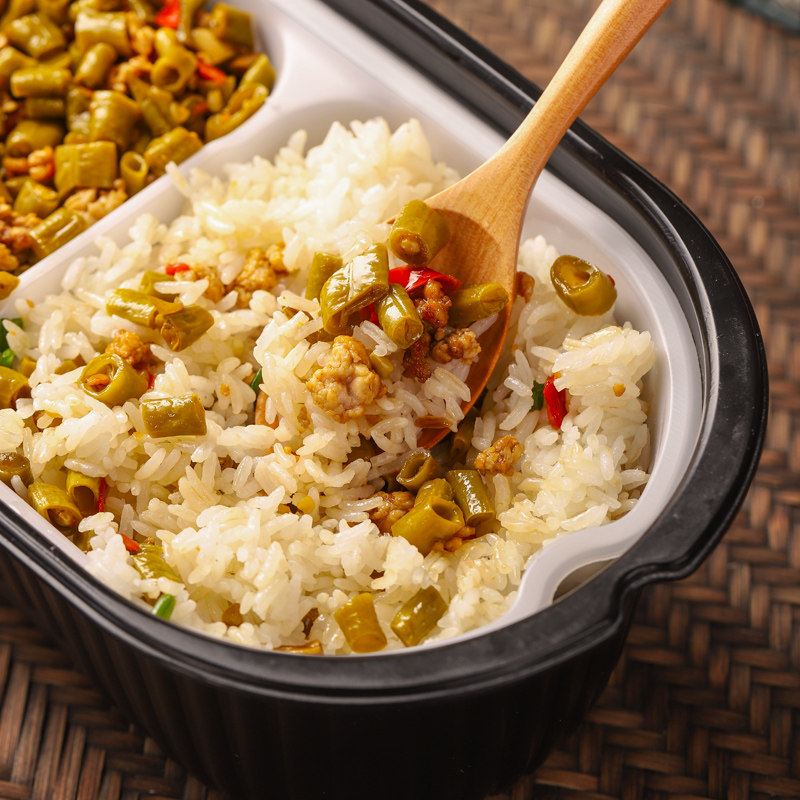 领美自热米饭酸豆角肉末大份320g即食煲仔饭网红懒人速食方便米饭