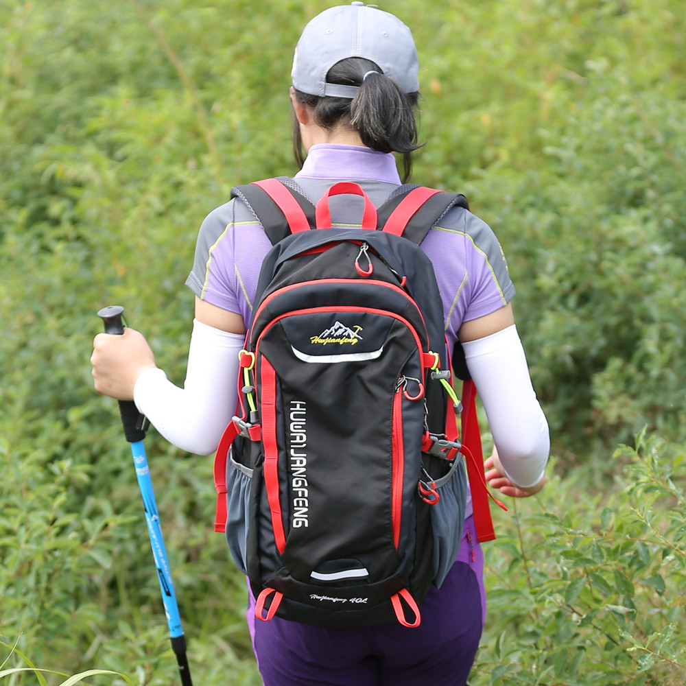 2017运动包包户外背包双肩包 防水登山徒步包40升旅行包男女潮