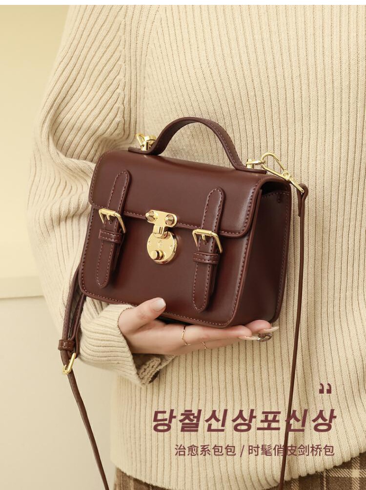 首美包包2021新款春夏邮差单肩斜挎包网红时尚通用款女包