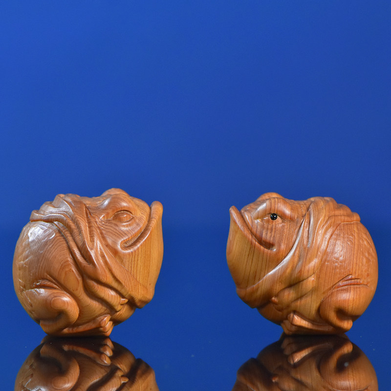 太行崖柏陈化料金蝉木雕手工雕刻青蛙吊坠手把木雕