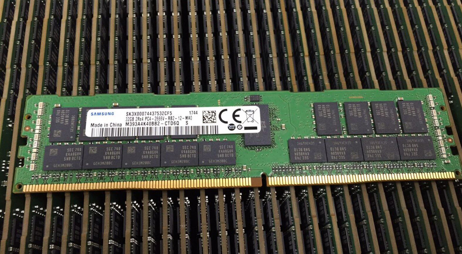 三星m393a4k40bb1-ctd32g2rx4pc4-2666veccreg服务器内存内存