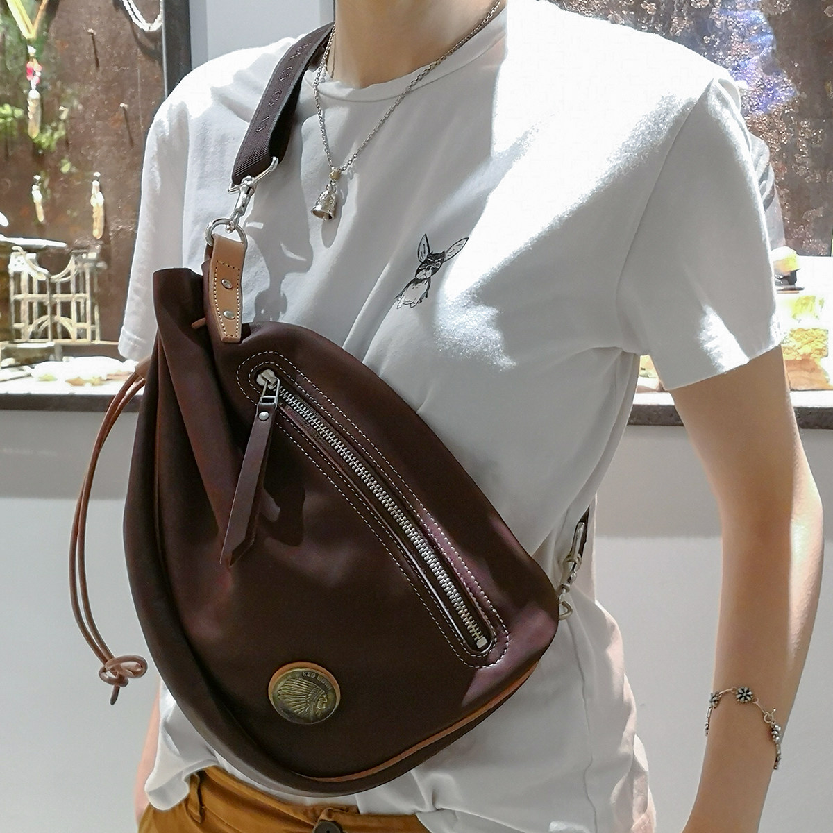 日本正品redmoon红月饺子stomachbb牛皮时尚胸包斜挎男士包袋