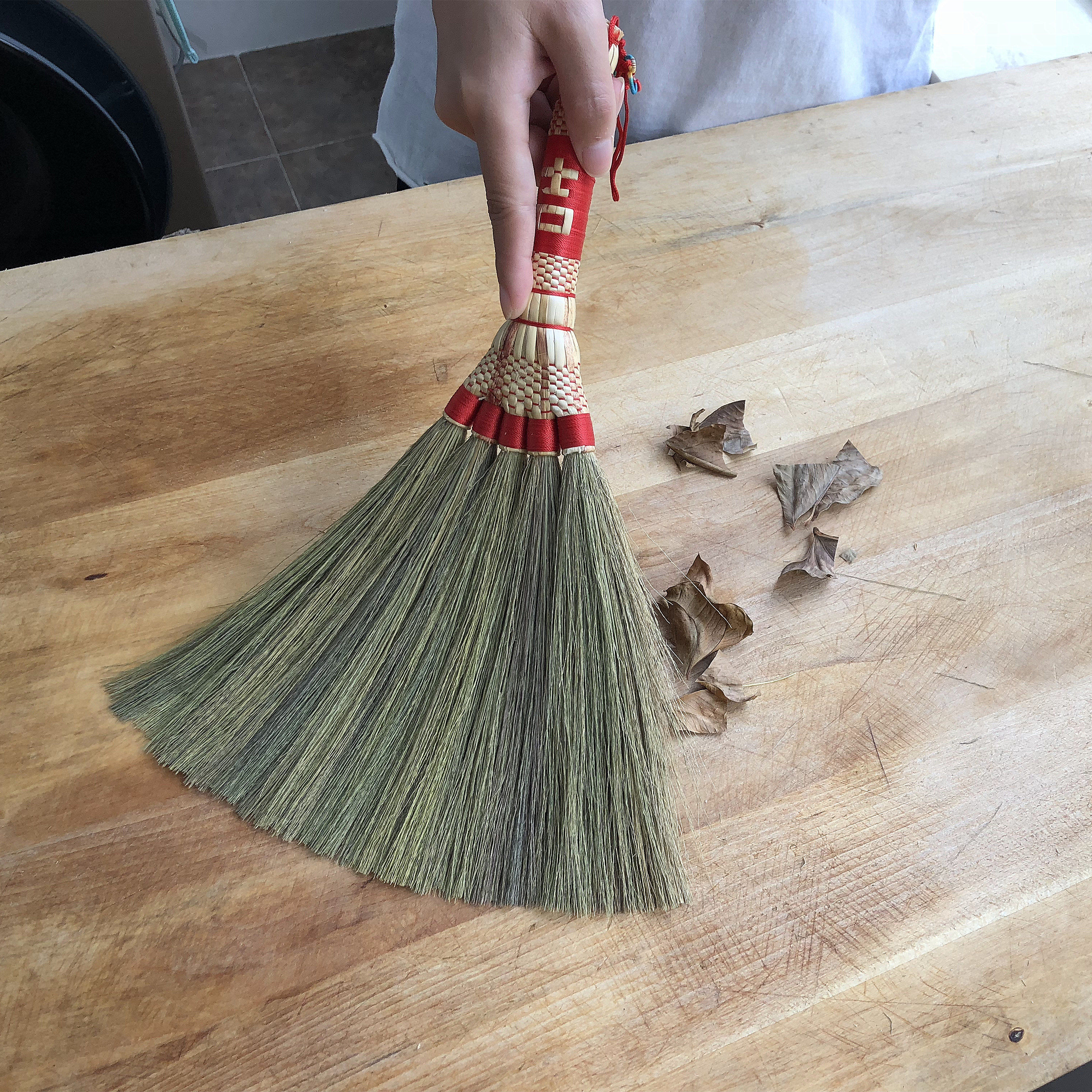 手工编织芒草扫把节日挂件家用桌面阳台笤帚扫把