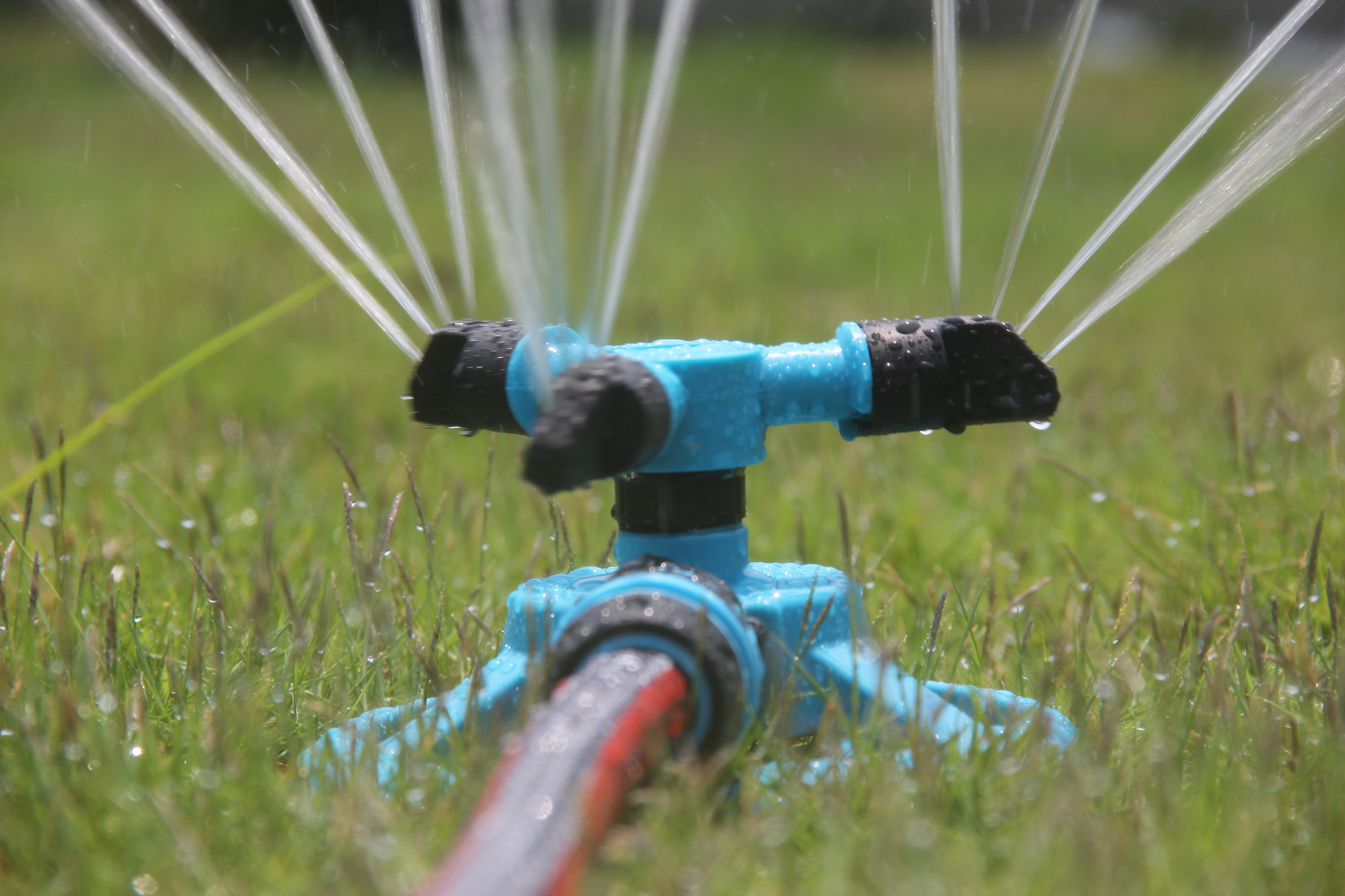 洒水喷头园艺360度自动旋转园林草坪灌溉屋顶地埋旋转喷头