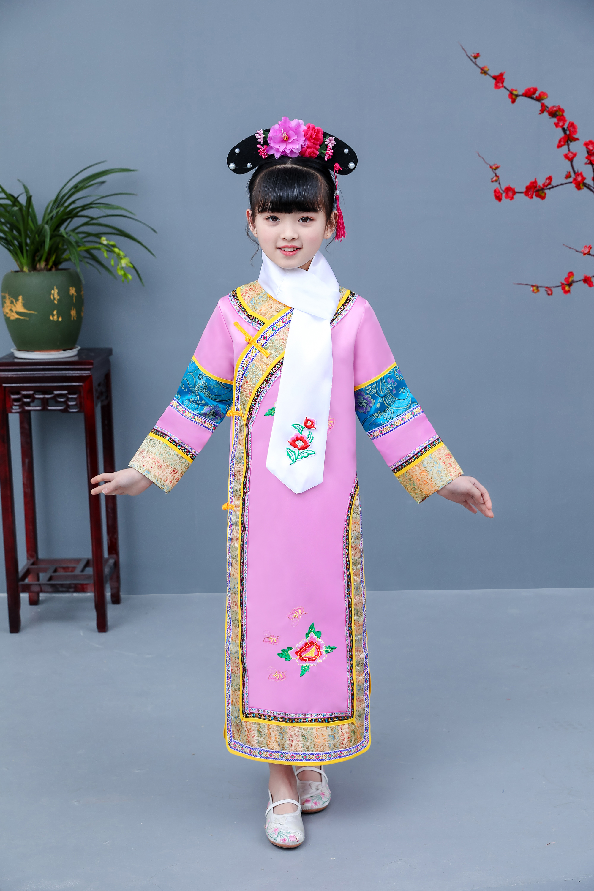 女童贵妃儿童还珠格格古装清朝宫廷公主旗服甄嬛后传满族演出服装
