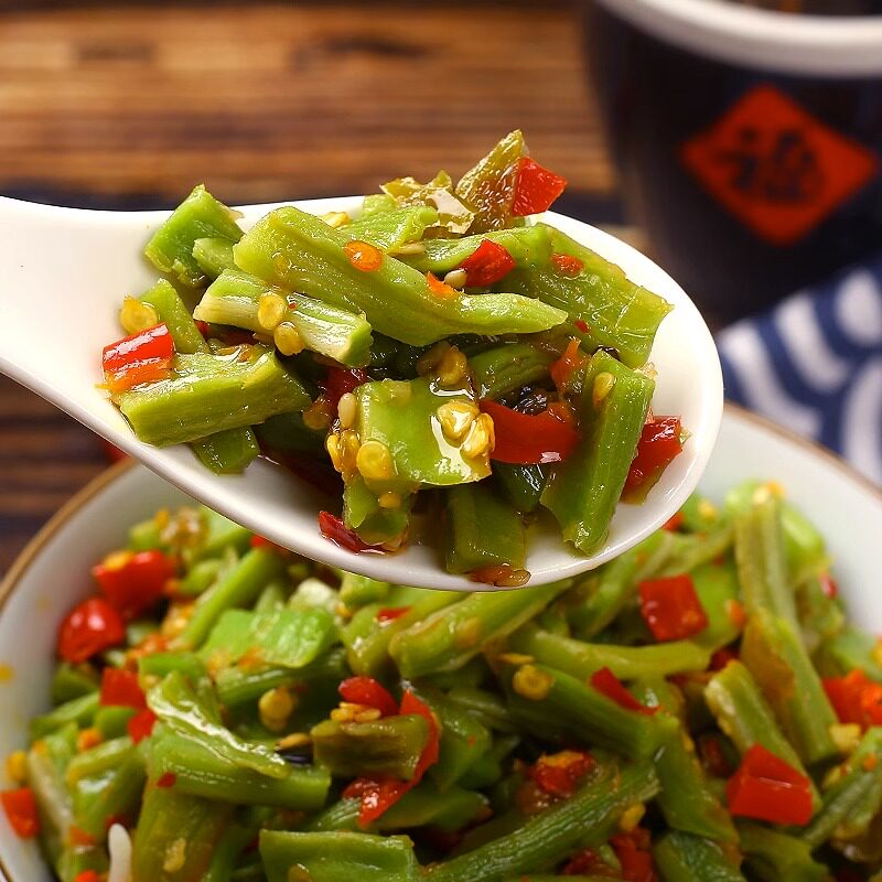 自贡冷吃贡菜四川特色即食小吃辣椒酱红油开胃蔬菜干