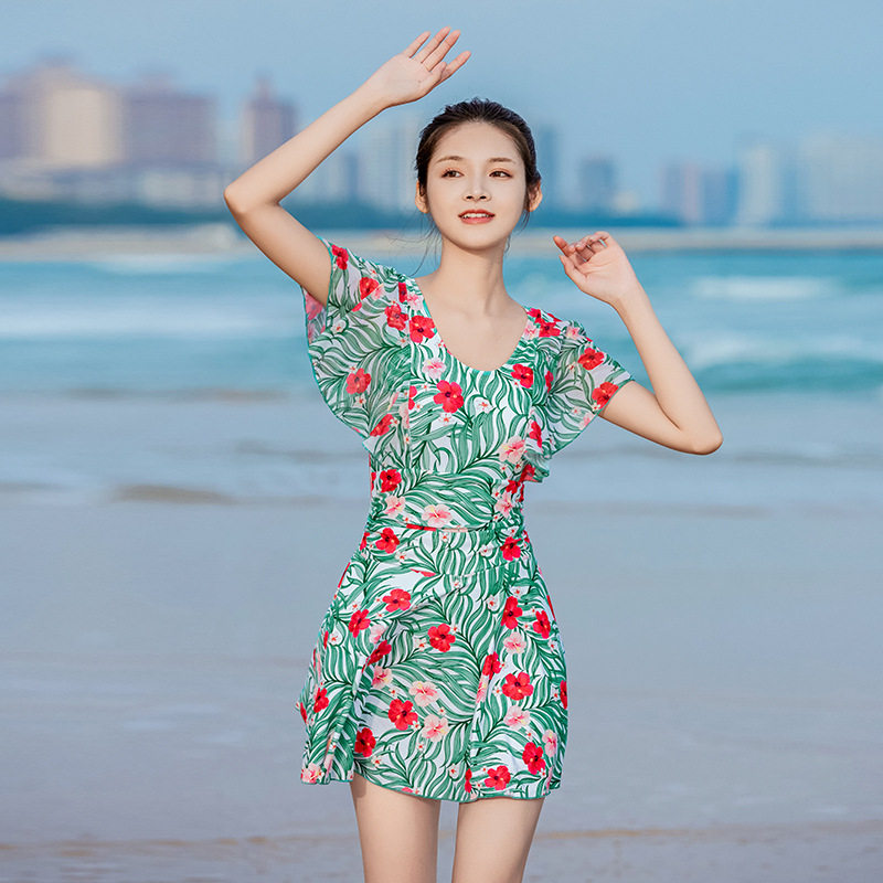 保守2021新款游泳衣女显瘦遮肚泡温泉连体裙式连体泳衣