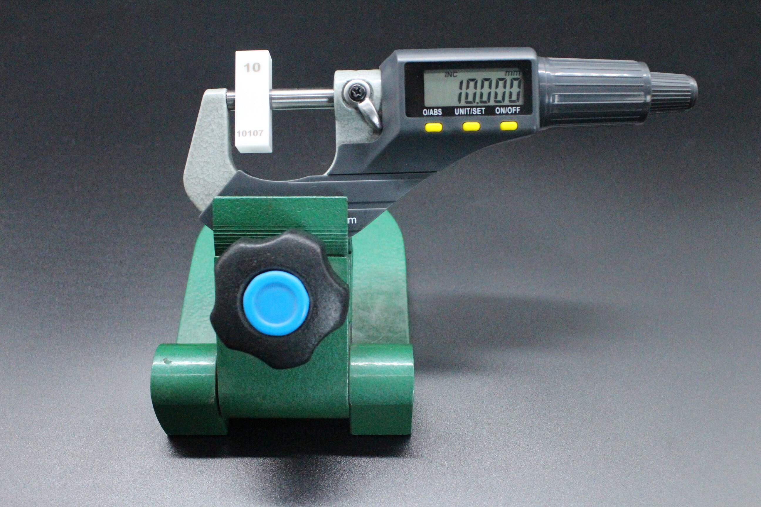 安一高精度数显外径千分尺机械测厚仪电子螺旋测微器卡尺0-25mm