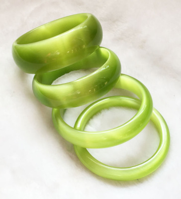 距优惠券开抢还有00:00:00包邮水晶手镯女款韩版时尚绿色猫眼石手镯