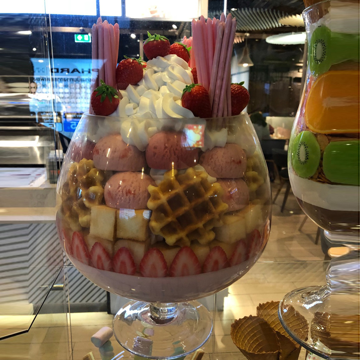 玻璃泰国网红超大冰激凌高脚杯水果蛋糕酒吧ktv玻璃杯