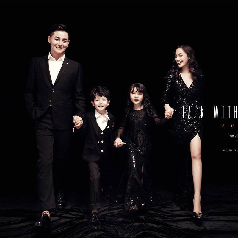 服装一家四口全家福家庭亲子摄影黑色亲子装