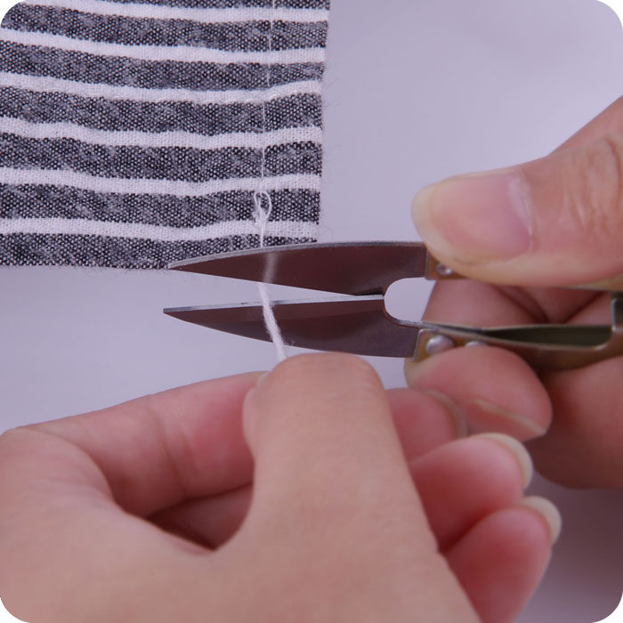 家用u型剪刀裁缝剪刀十字绣服装线头剪弹簧纱线剪刀小型手工剪子