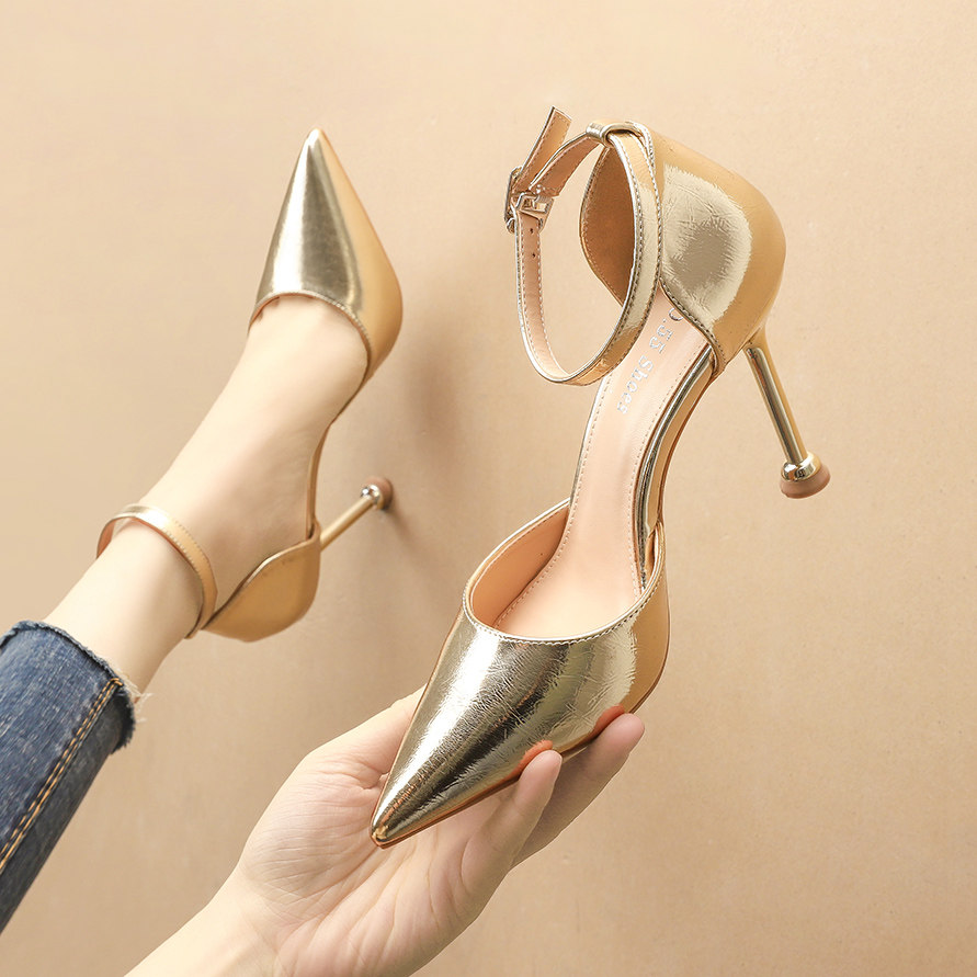 银色高跟鞋2020年夏季新款尖头亮皮细跟中空一字时装凉鞋