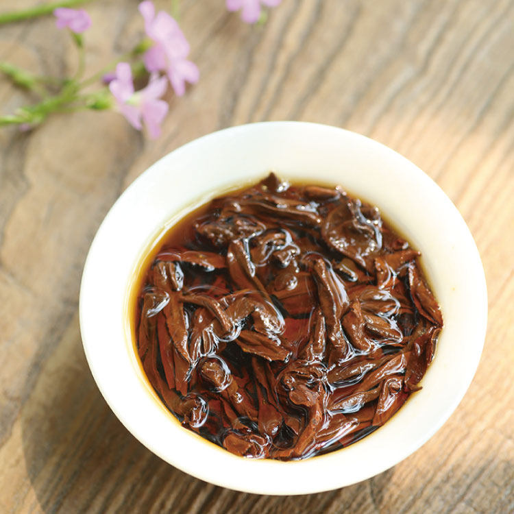 云南特级新款滇红茶饼勐海大树生晒茶蜜香甜滇红