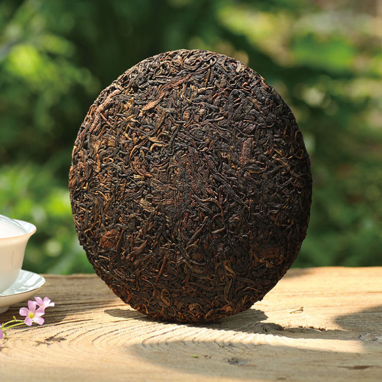 云南特级新款滇红茶饼勐海大树生晒茶蜜香甜滇红