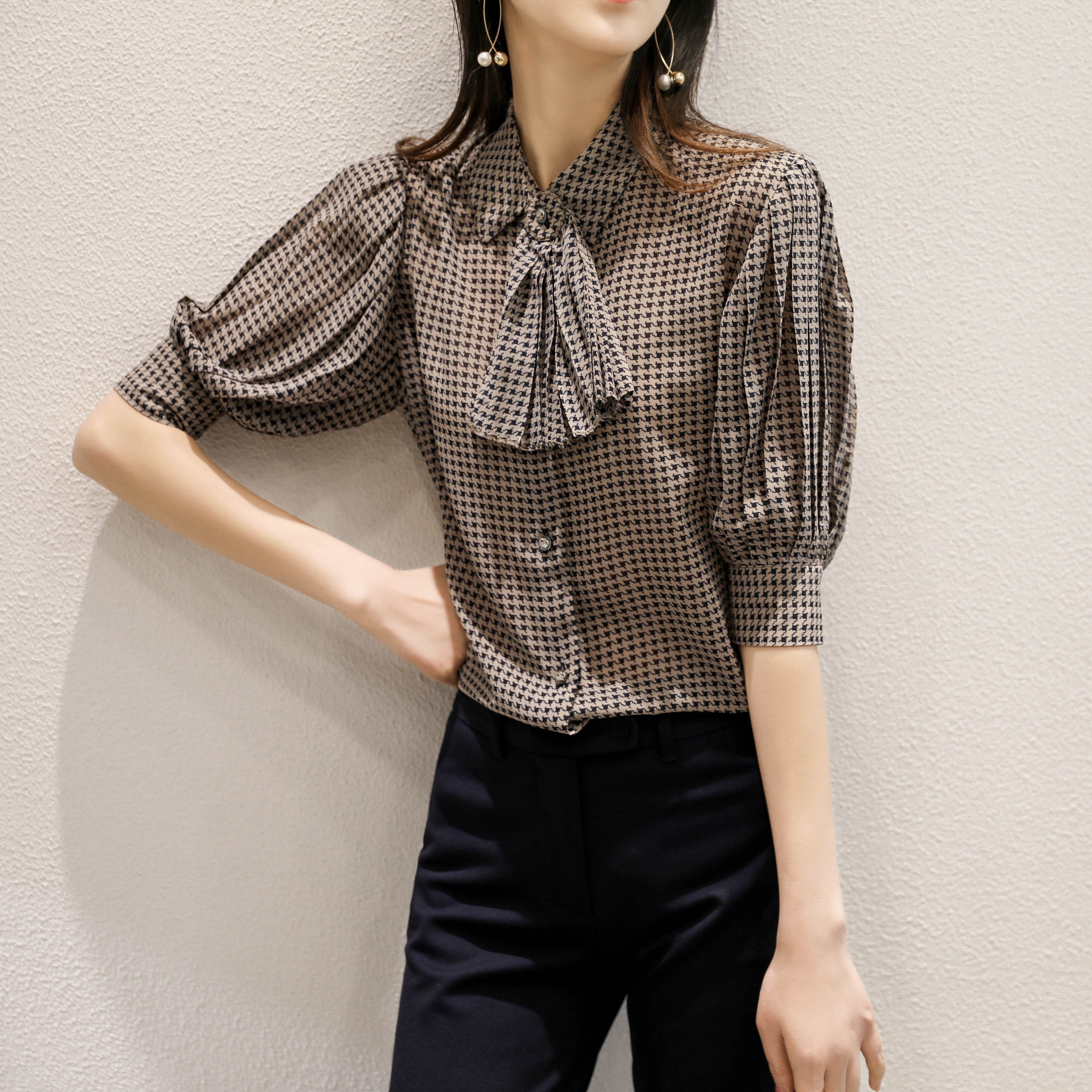 风琴衬衣千鸟格宽松半袖设计设计风流行领结别致衬衫