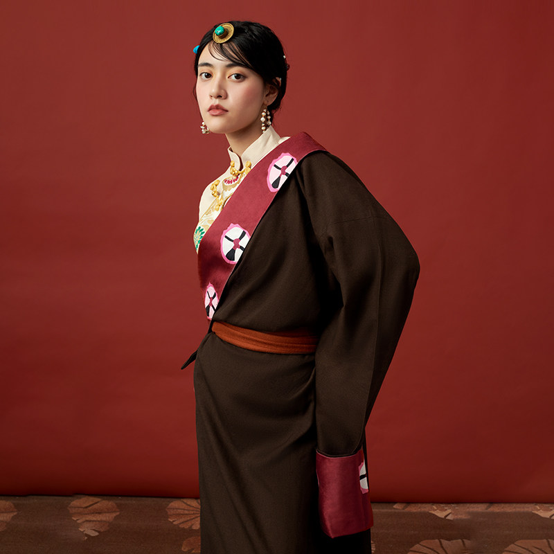 同觉藏族服装纯色百搭典藏袍女藏式图纹拼接民族服装