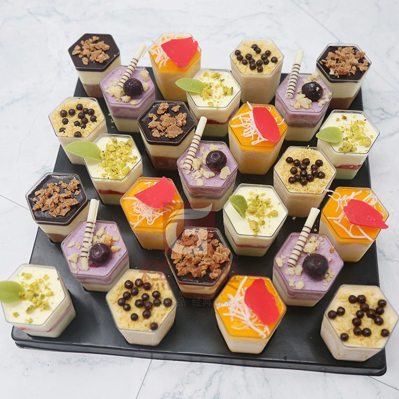 25个多彩慕斯杯冷冻蛋糕婚宴会议手工甜点下午茶歇甜品台酒店冷烩