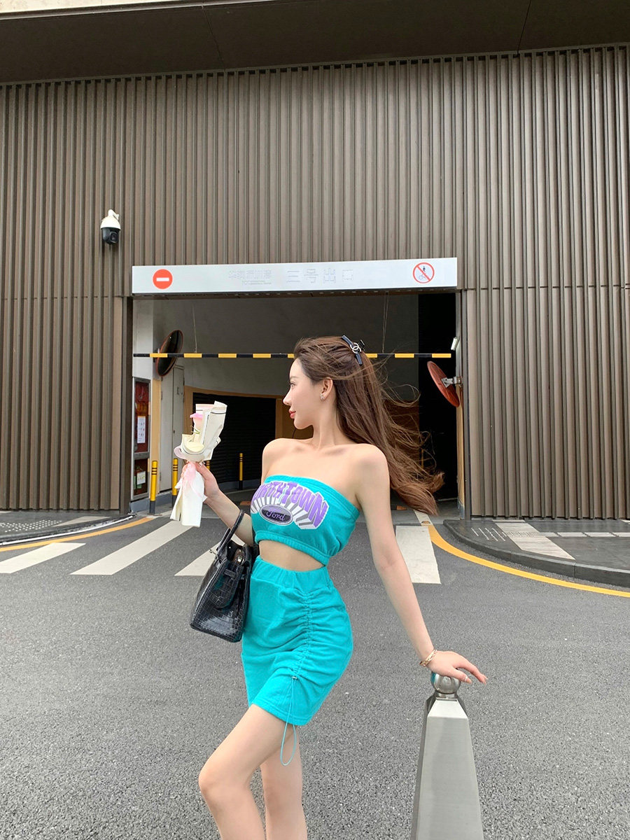 现货mimiwu休闲套装女夏短款露脐字母抹胸上衣抽褶半身裙两件套