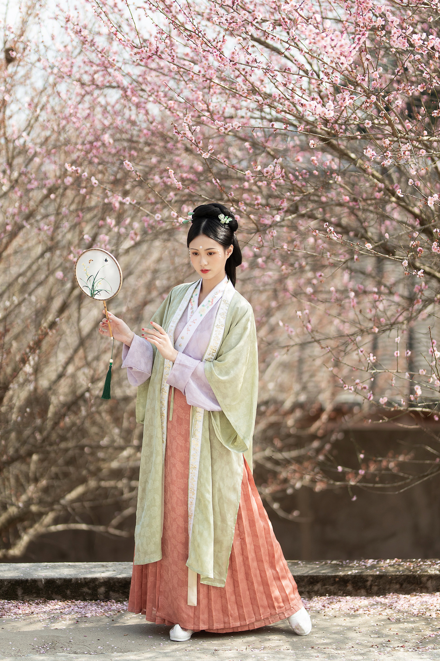 楠歌冷清清秋宋制汉服仿长干寺襟衫葡萄蝴蝶纹仿汉服