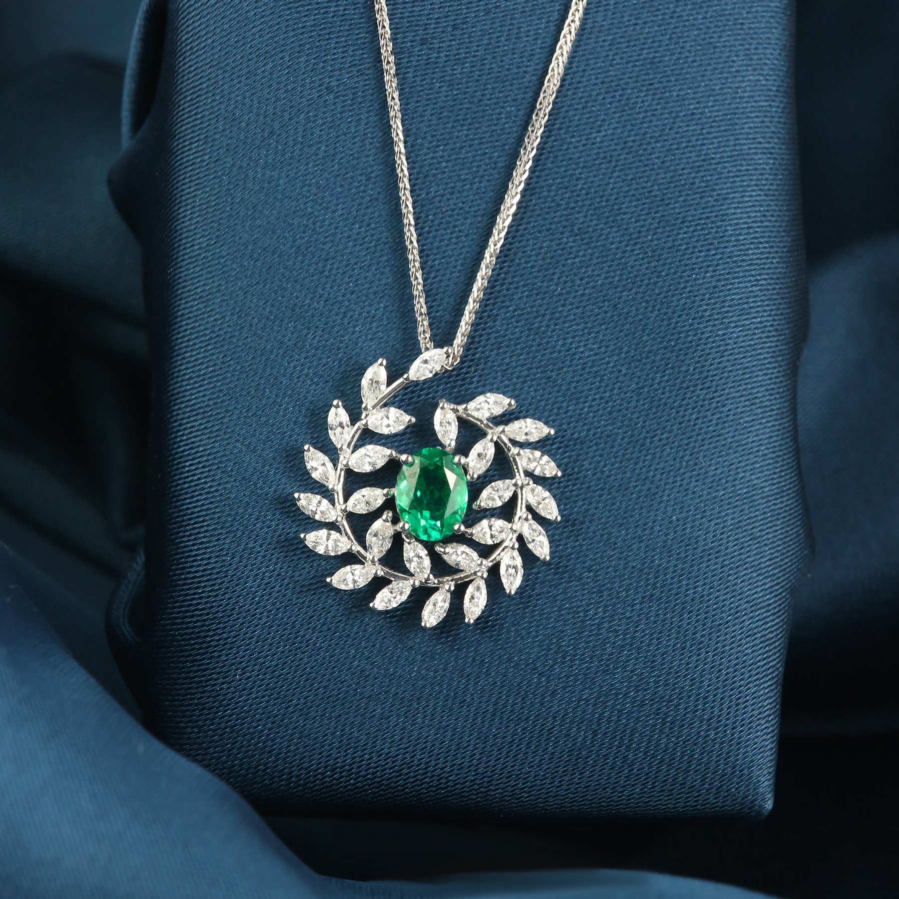 dechuang18k祖母绿橄榄枝项链复古浪漫新款设计高级彩宝颈饰