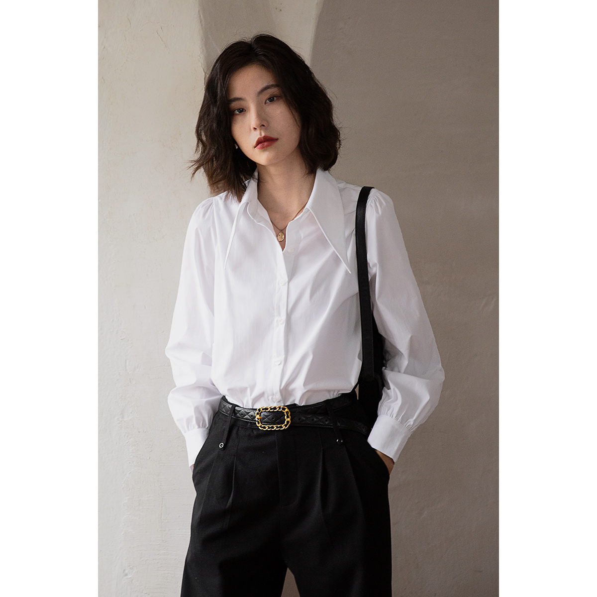 弥古白色衬衫女秋冬2021年新款设计感小众时尚配马甲叠穿长袖上衣