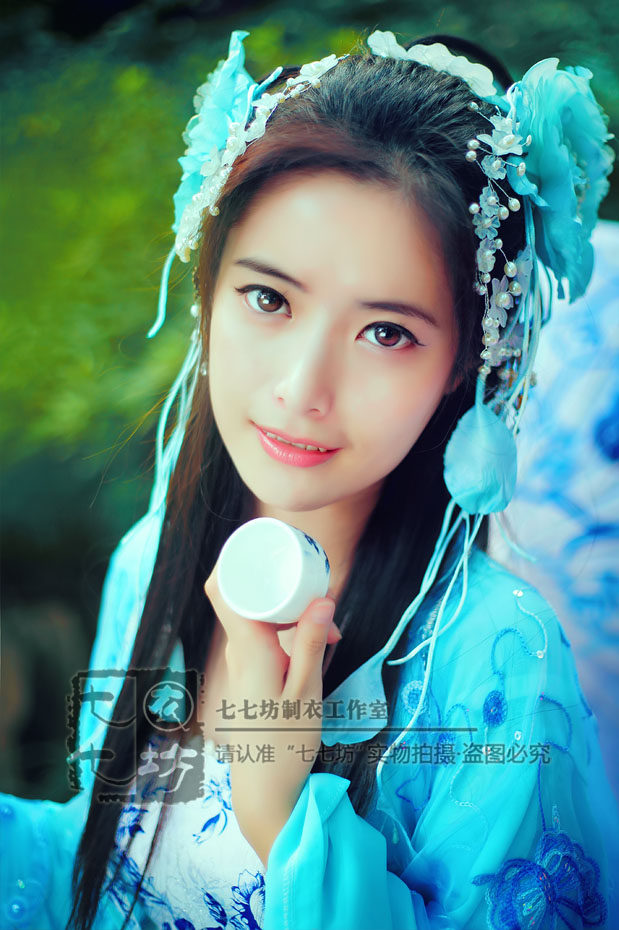 七坊绣花长拖尾飞天古装汉服超仙女九尾狐唐风舞蹈圆桌裙套装