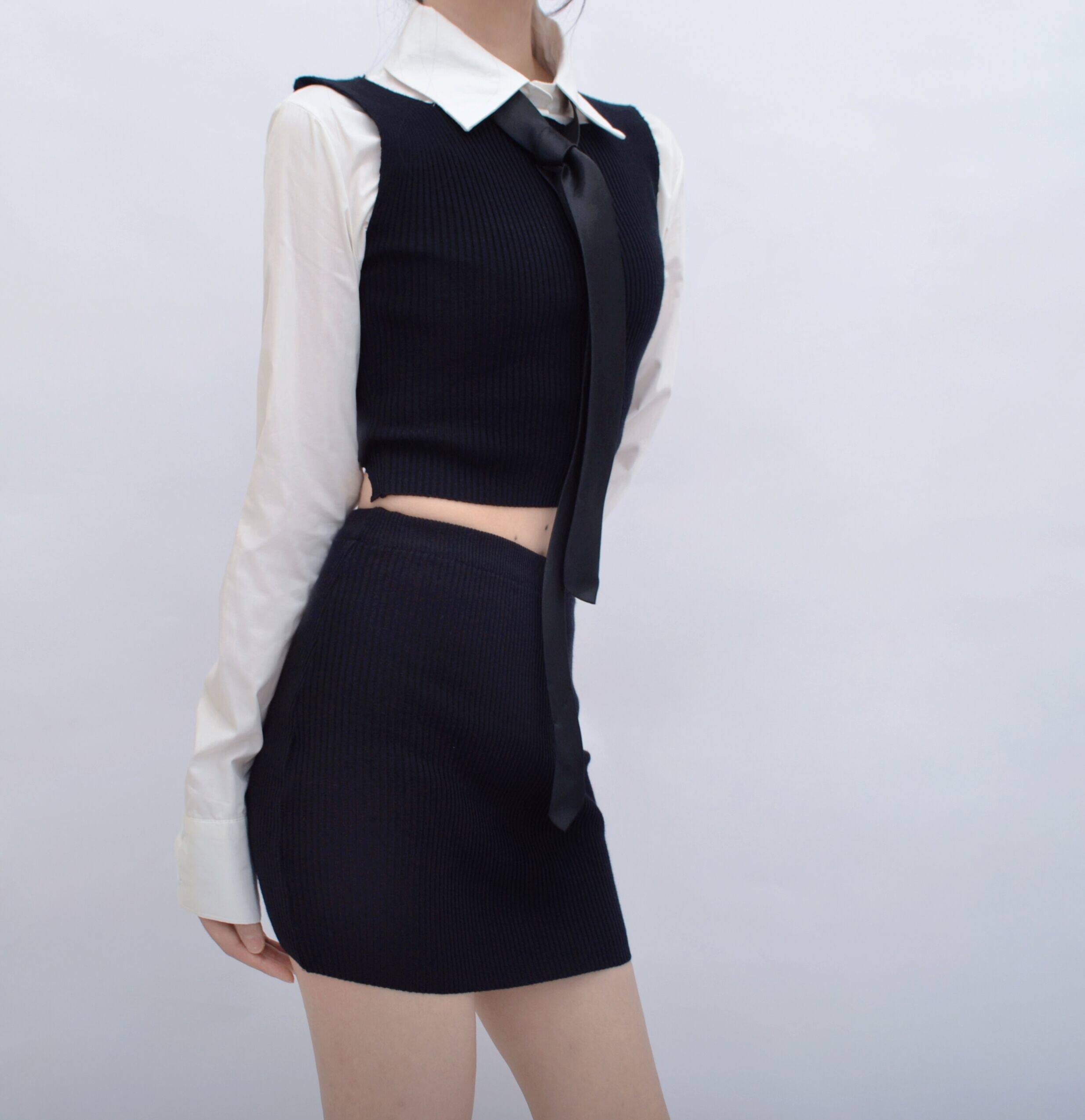 件套百万罗百万套装毛衣学院辣妹短裙衬衫黑色时尚套装