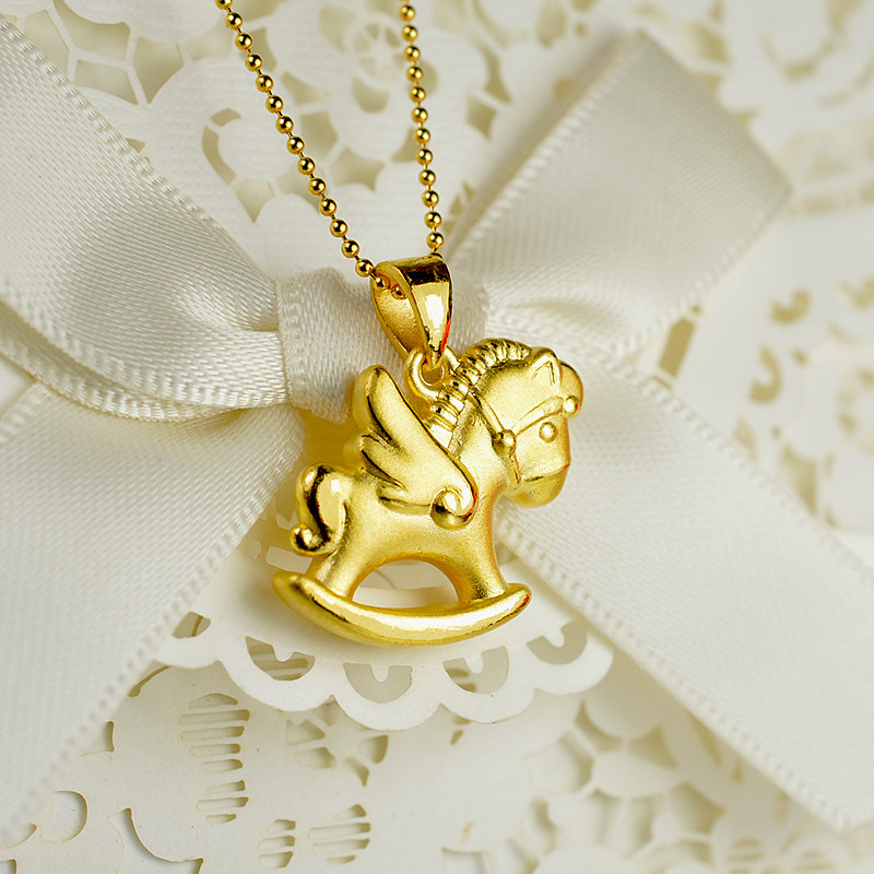 吊坠3d硬金生肖马吊坠足金可爱旋转小木马女款颈饰