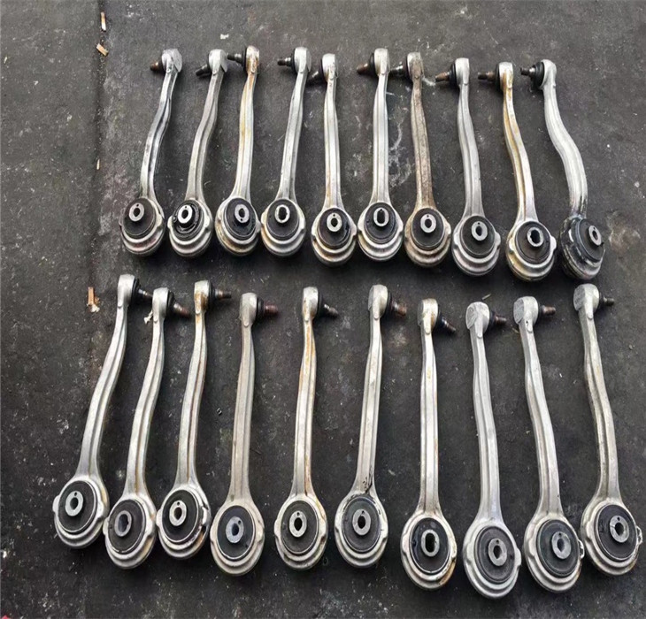 适用于奔驰glk200glk260glk300glk350上下悬挂摆臂羊角轴承