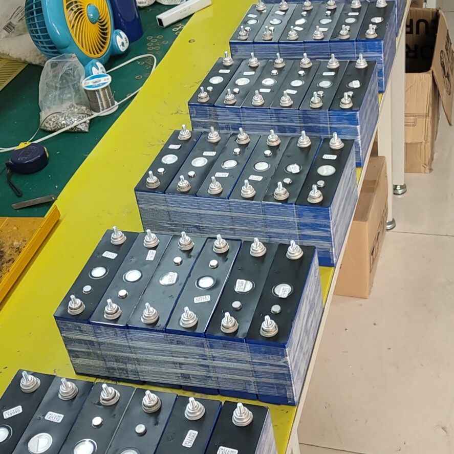 江湖一号12v24伏船机逆变器房车太阳能户外锂电池200安三元大单体