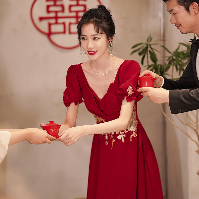 中式订婚礼瘦长回门夏季礼服订婚敬酒刺绣轻奢礼服