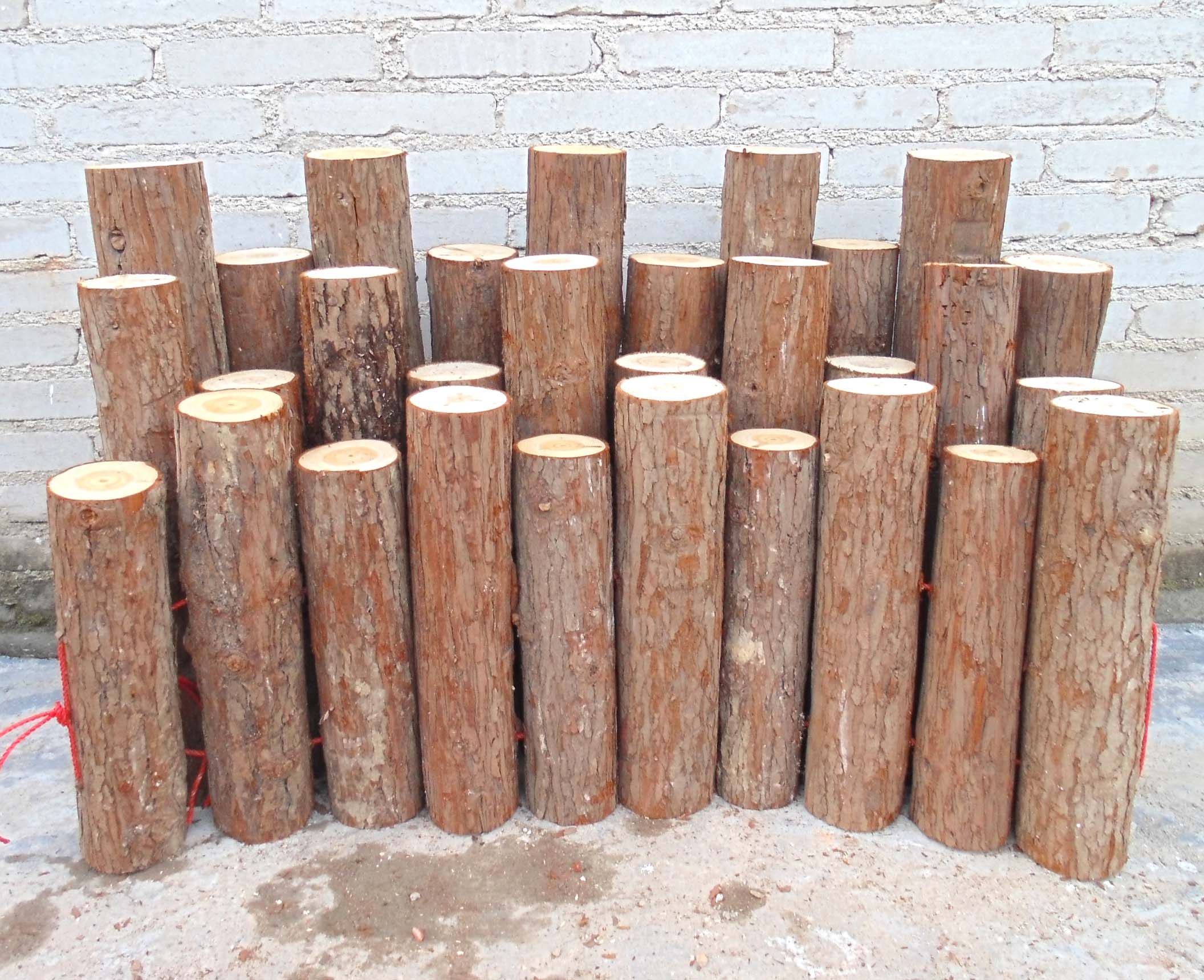 圆木条带皮杉木实木原木木桩 围栏护栏篱笆装饰木柱树墩庭院栅栏