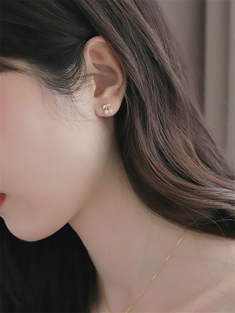 925银针小樱桃港风耳环超闪满钻小巧清新少女心甜美水果纯银耳钉