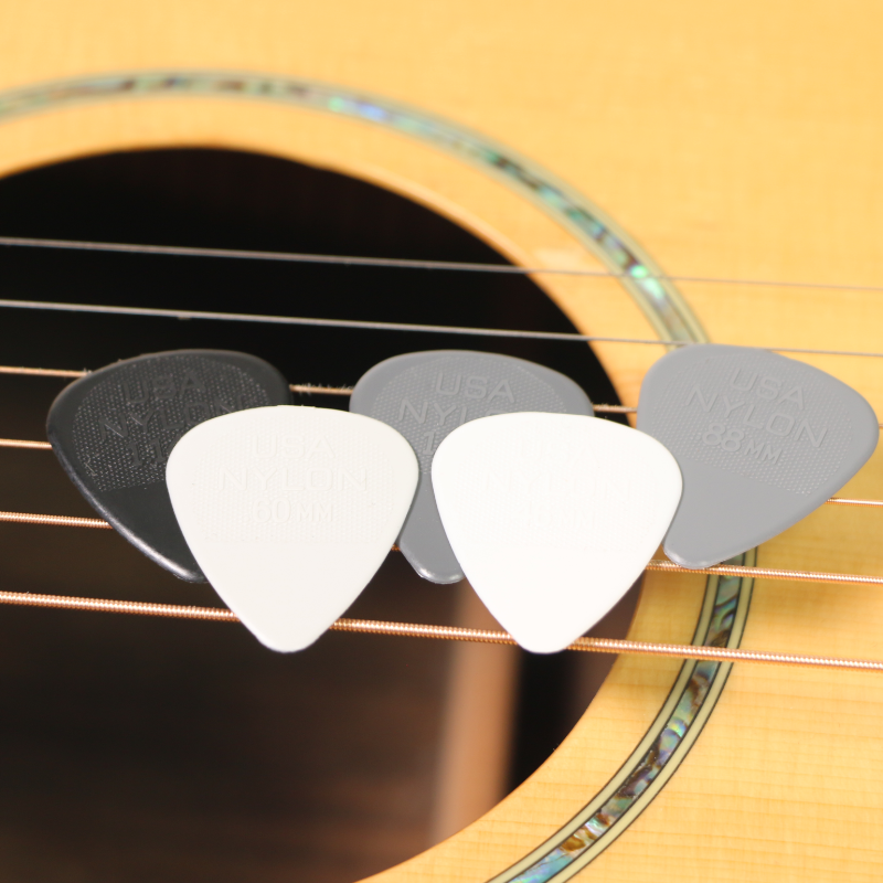 fender芬达吉他拨片尼龙电木民谣软扫防滑指弹拨片