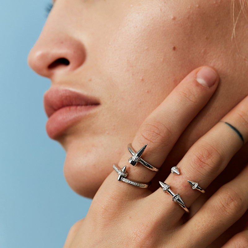 时尚指环轻奢高级小众新款新品纯银戒指铆钉戒指