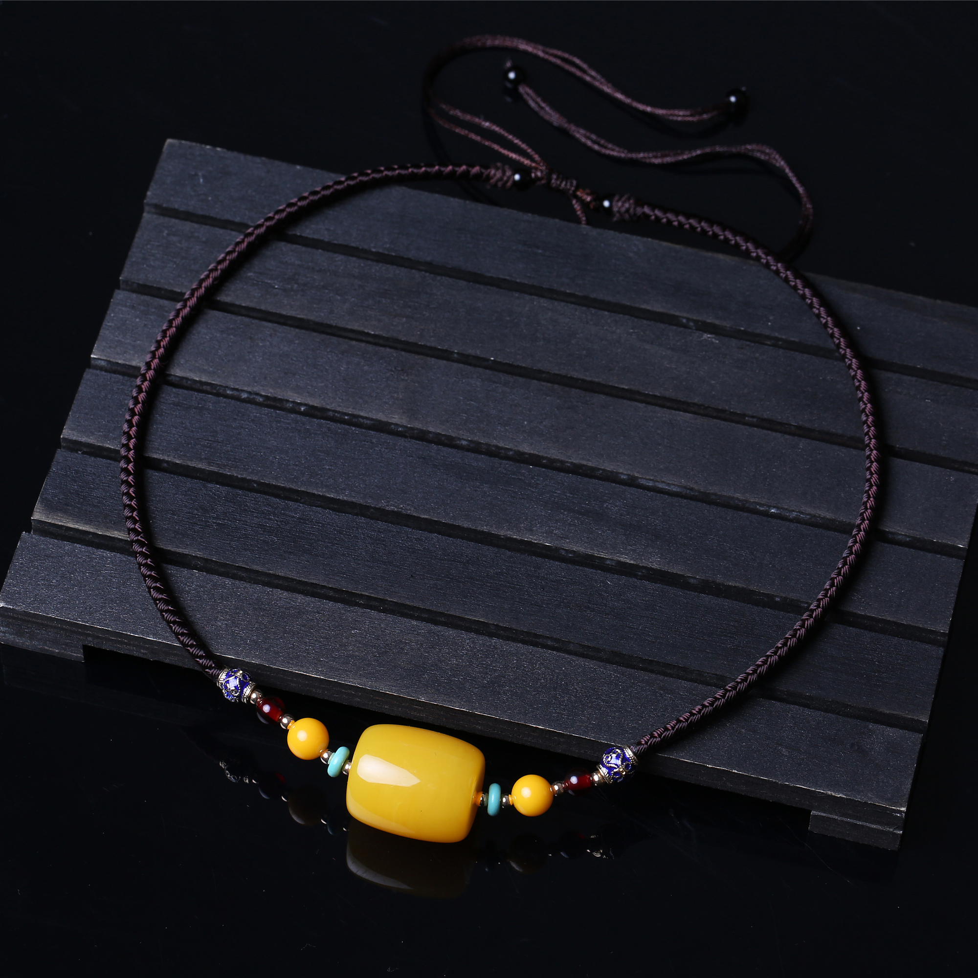 鸡油黄蜜蜡桶珠吊坠男女款琥珀项链短款锁骨链转运珠老蜡毛衣链