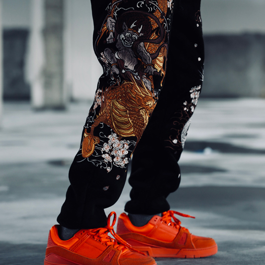 三省六部主线金银龙风雷神·重工防寒保暖刺绣麂皮羊羔毛男士卫裤