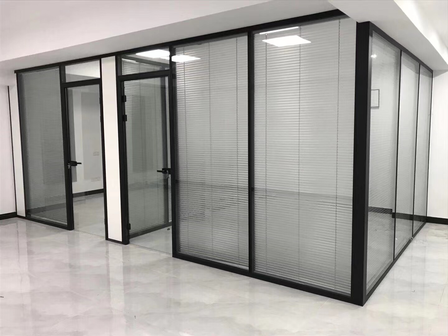 隔断武汉办公室玻璃高隔断屏风高隔间隔间铝合金钢化玻璃高隔断