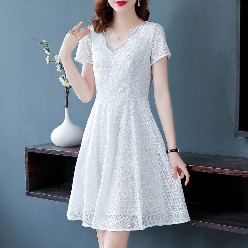 白色连衣裙夏季气质中年女装2021新款时尚修身连衣裙