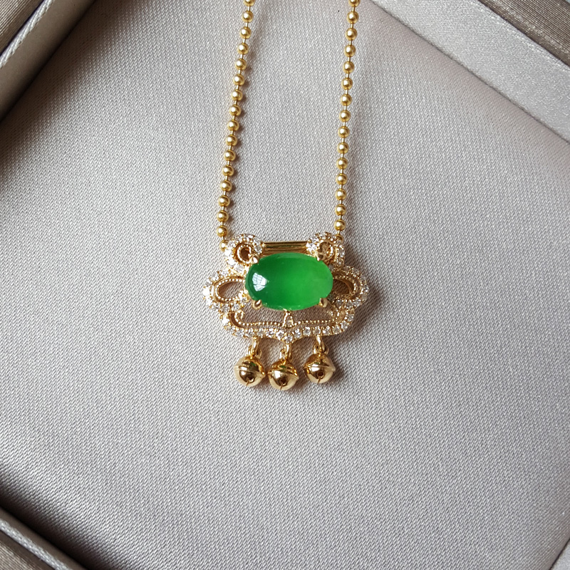 翡翠如意金项链手链项链18k吊坠镶嵌蛋面阳绿颈饰