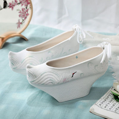 原创清朝花盆底宫廷鞋女古装格格鞋戏曲甄嬛传满族旗鞋高跟绣花鞋