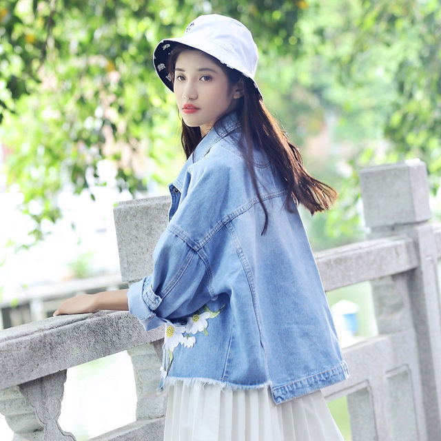 Spring and autumn new Embroidered Denim Jacket Women's loose fit short slim hairline Korean BF student jacket Spring and autumn new Embroidered Denim Jacket Women's loose fit short slim hairline Korean BF student jacket