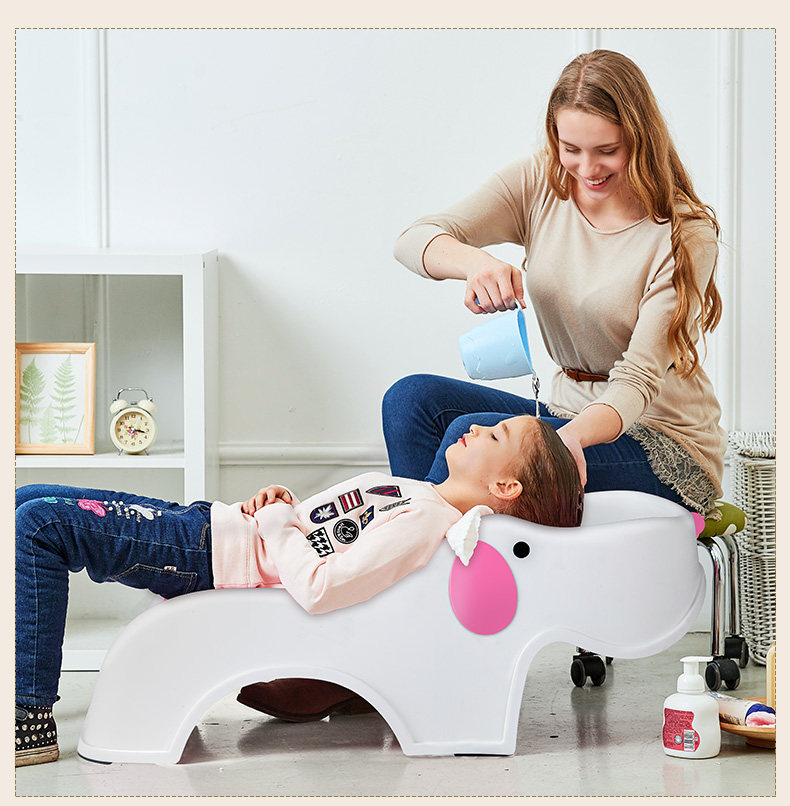 宝宝抗拒洗头怎么办?选对辅助工具很关键哦