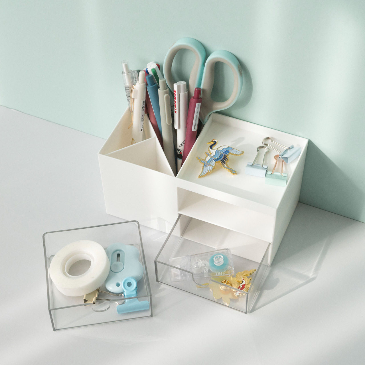 收纳整理桌面网红多功能大容量儿童塑料可爱摆件笔筒